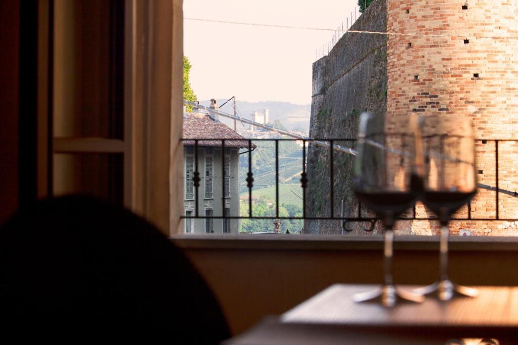 Le Torri - Castiglione Falletto Pokoj fotografie
